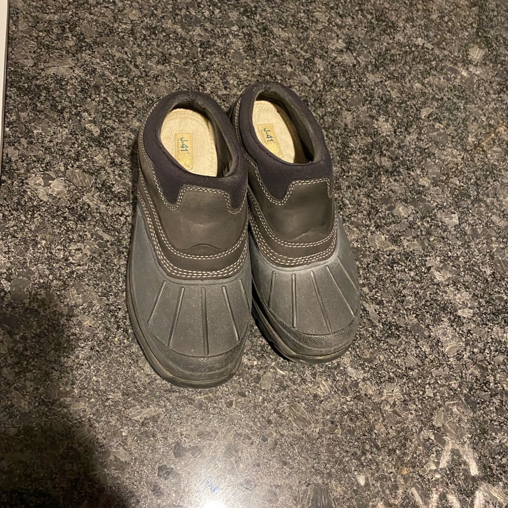 LL Bean waterproof clogs
